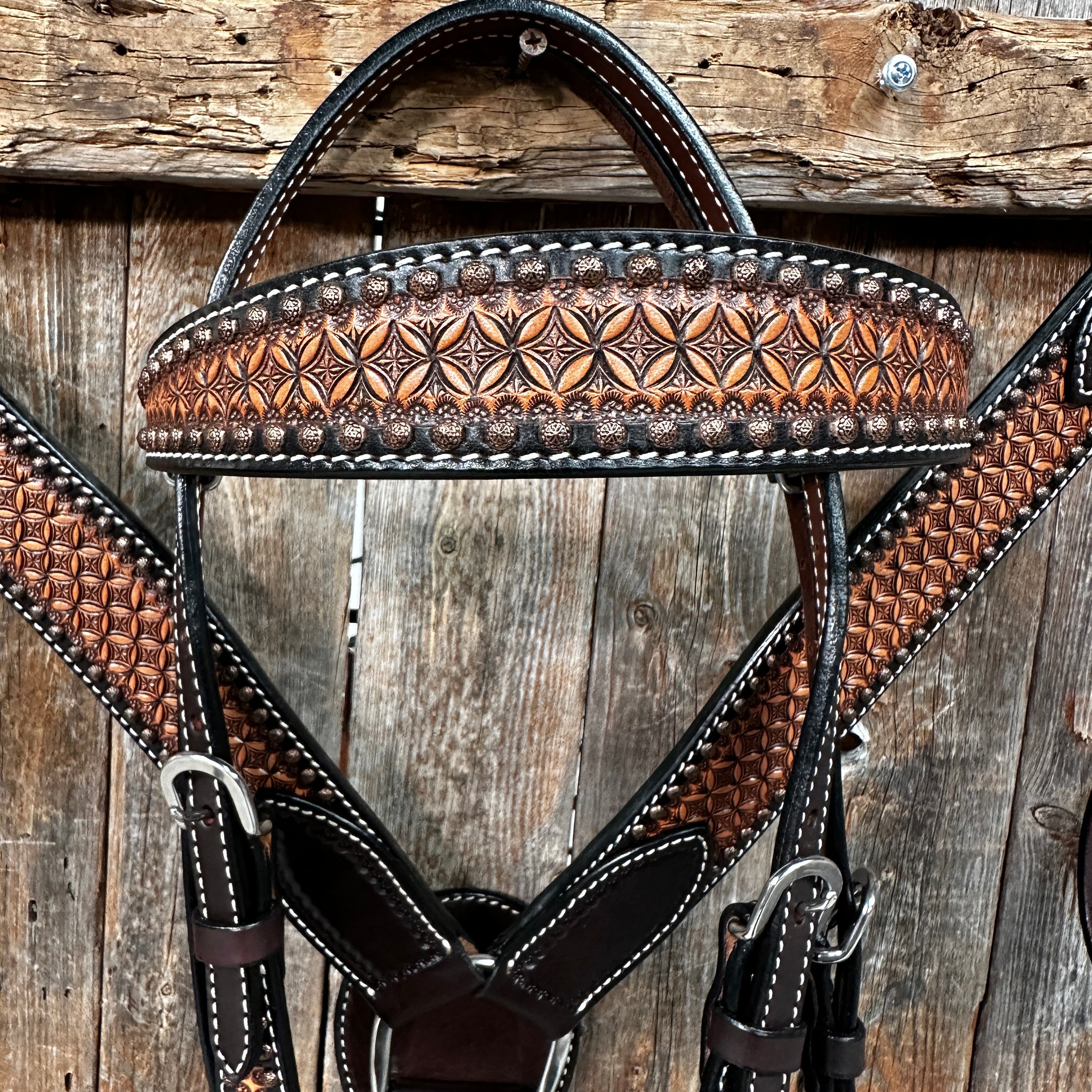 Two Tone Honeycomb Browband / One Ear Breastcollar Tack Sets