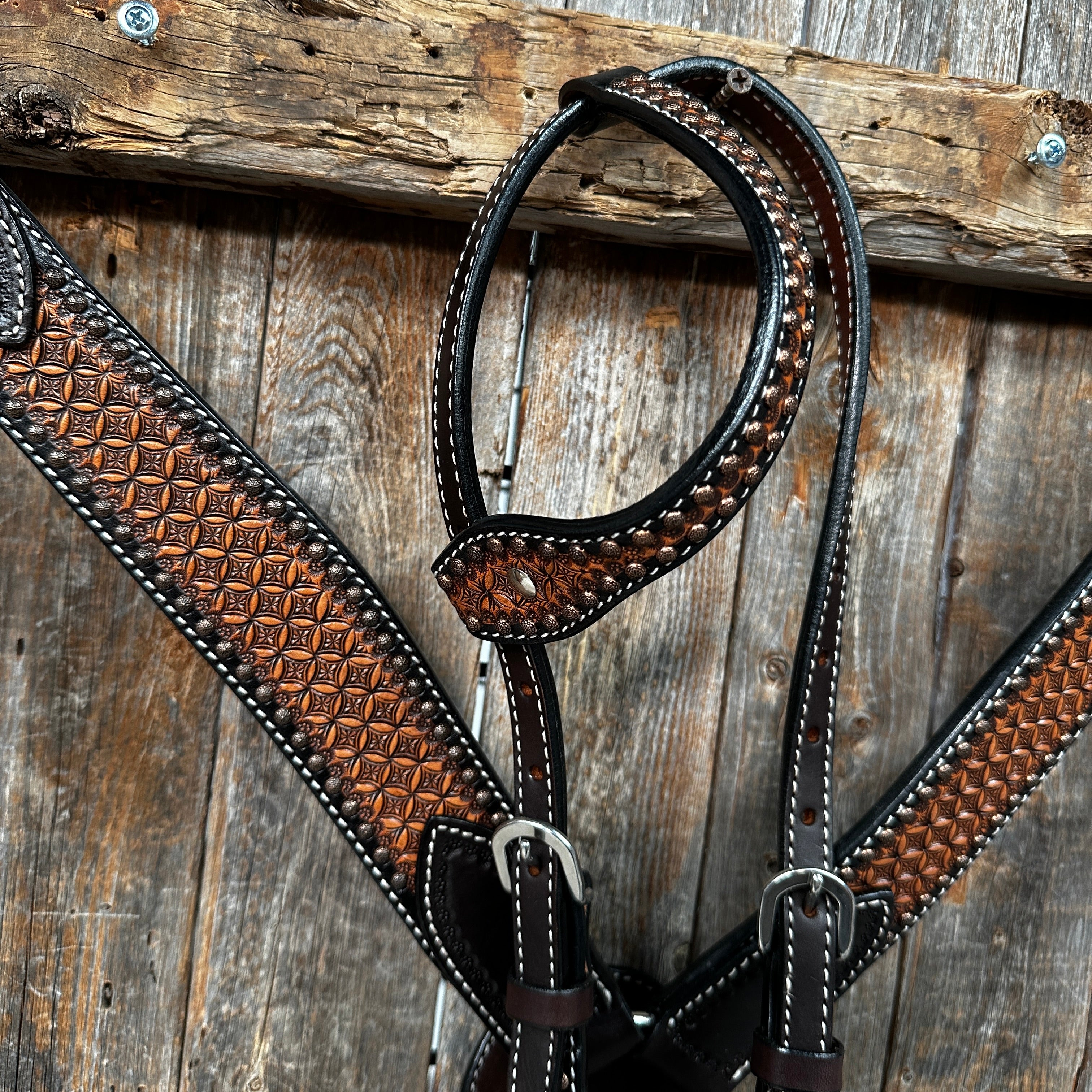 Two Tone Honeycomb Browband / One Ear Breastcollar Tack Sets