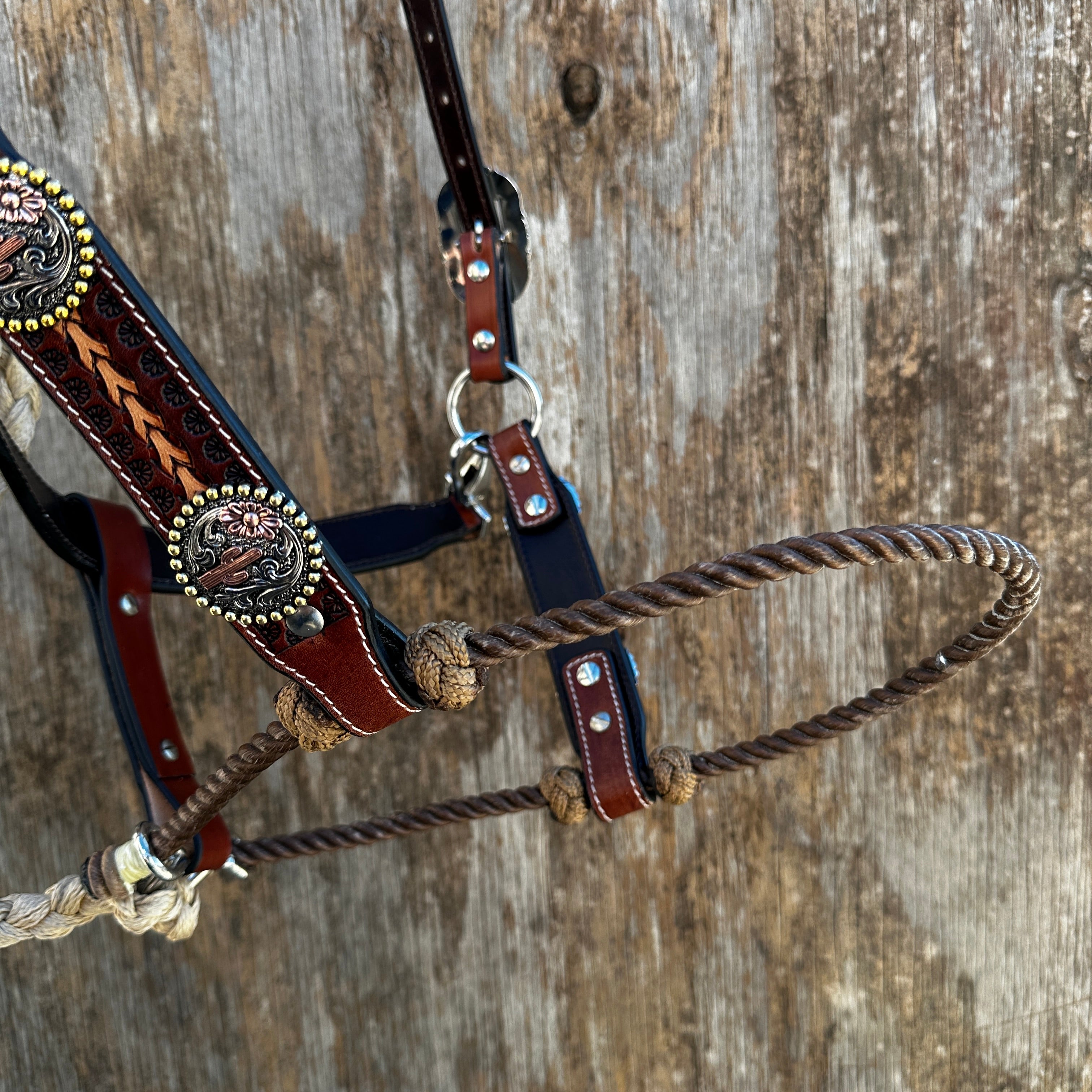 Fox Tail Tooled Lariat & Leather Combo Halter #LH116