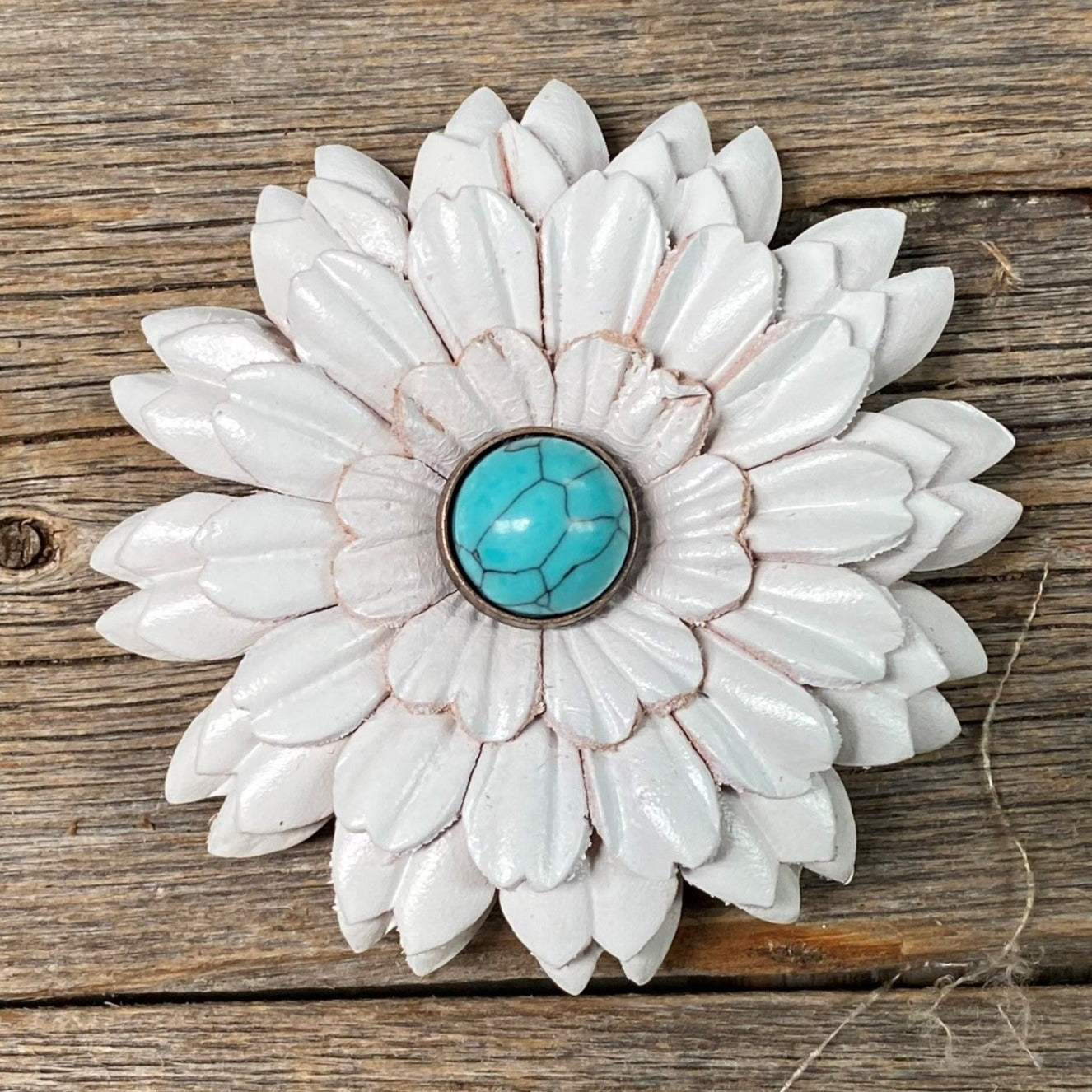 White Daisy Flower With Round Turquoise Cabochon