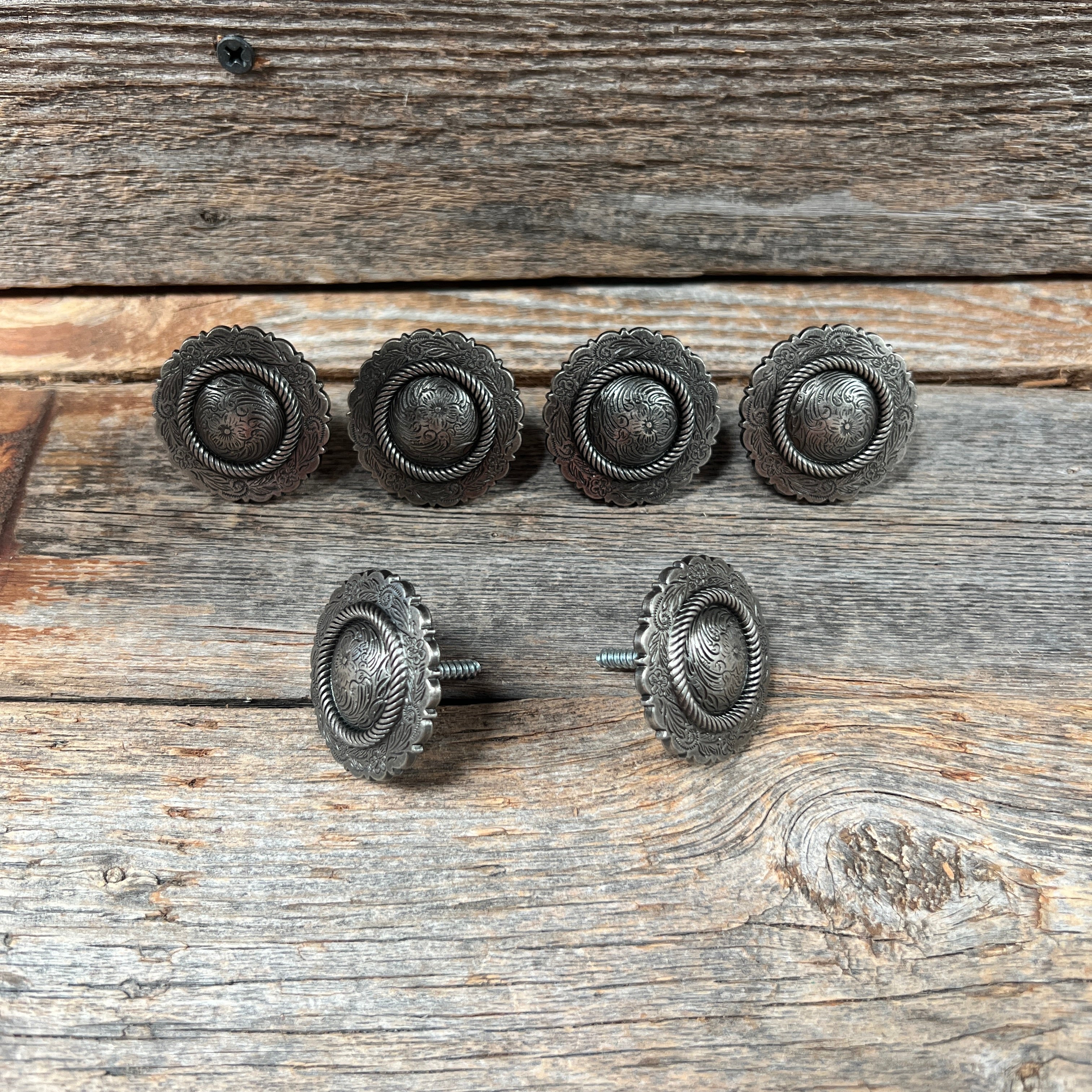 Antique Silver Round Western Concho W102