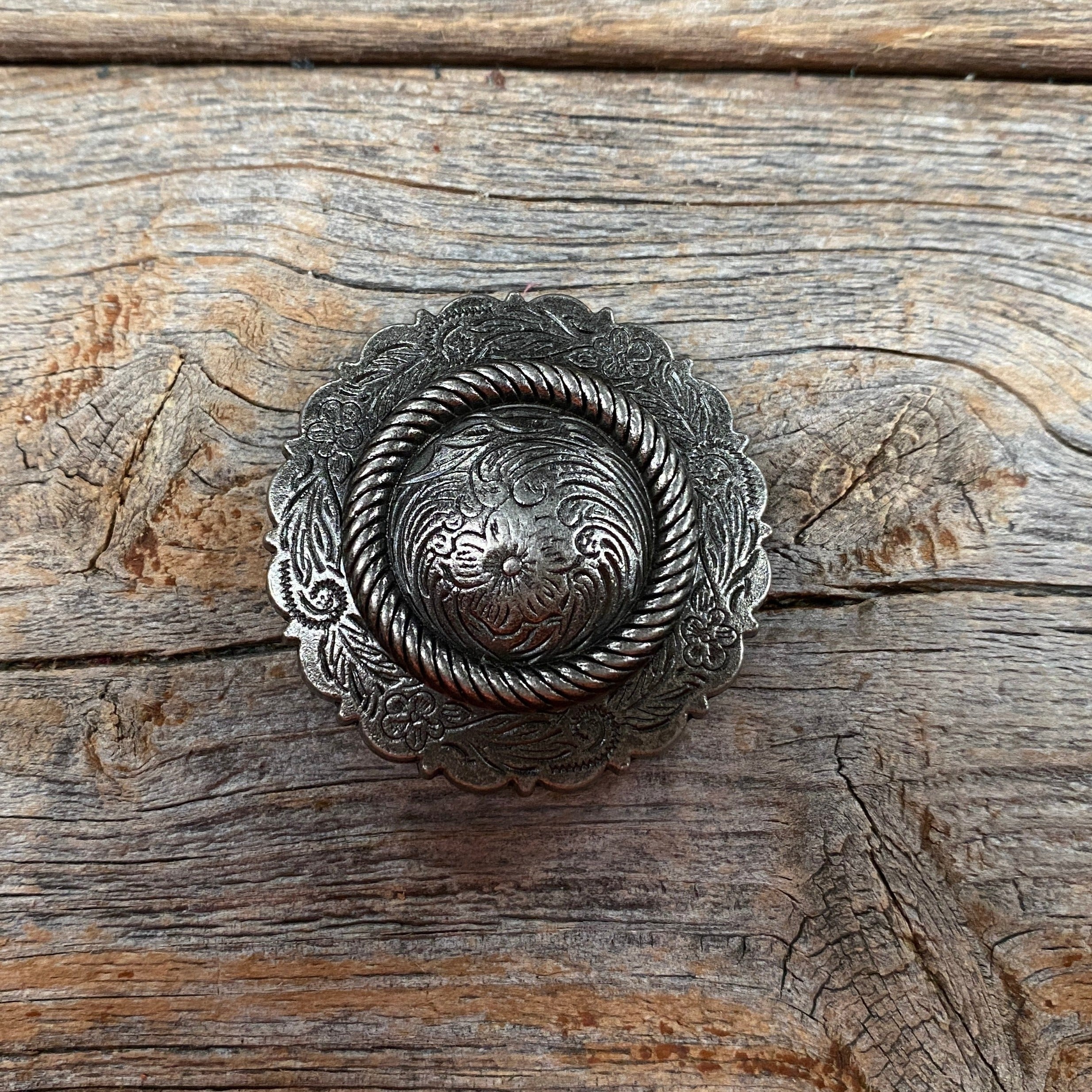 Antique Silver Round Western Concho W102