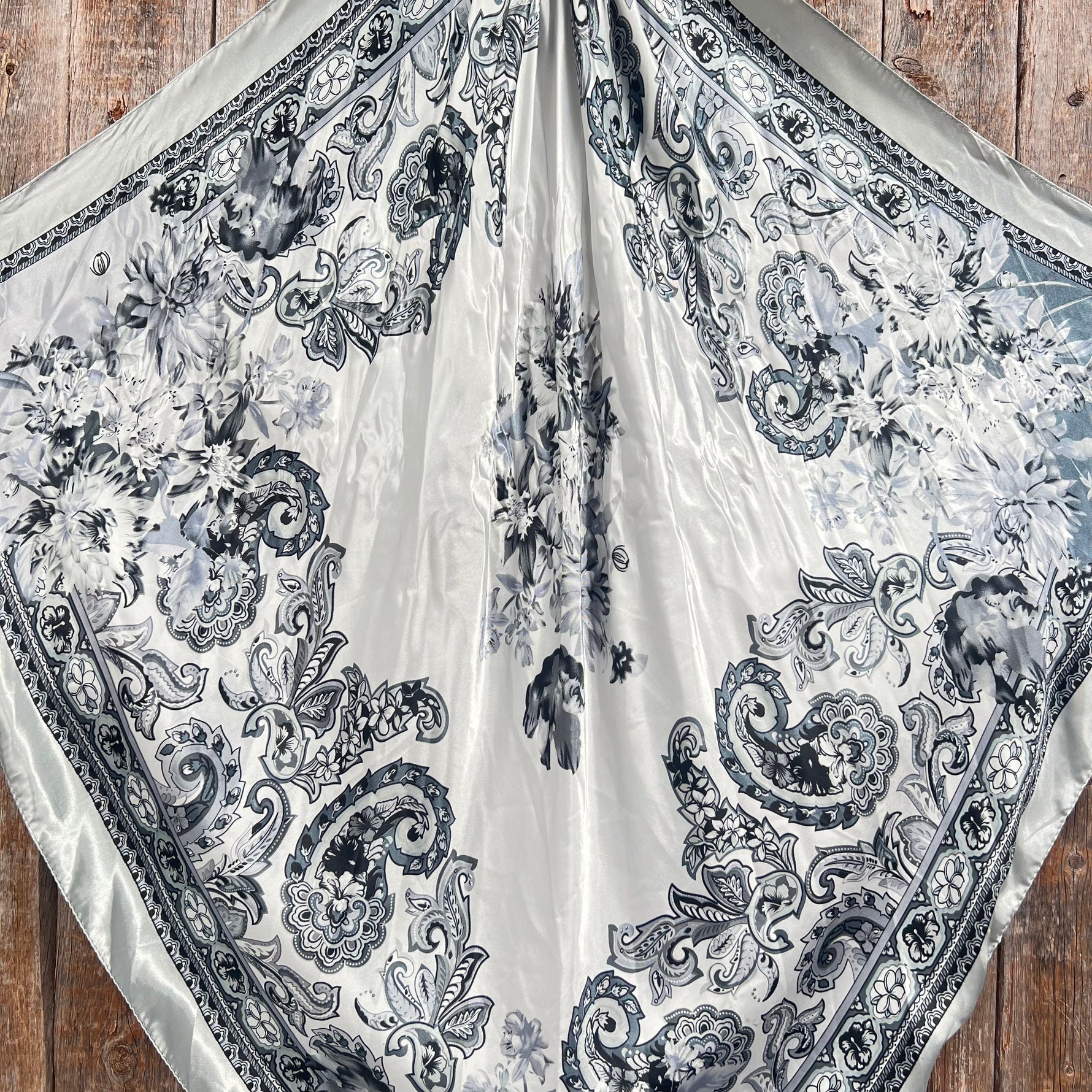 35X35" Silver & White Floral Paisley Wild Rag / Scarf - W147L Slide WRC172B