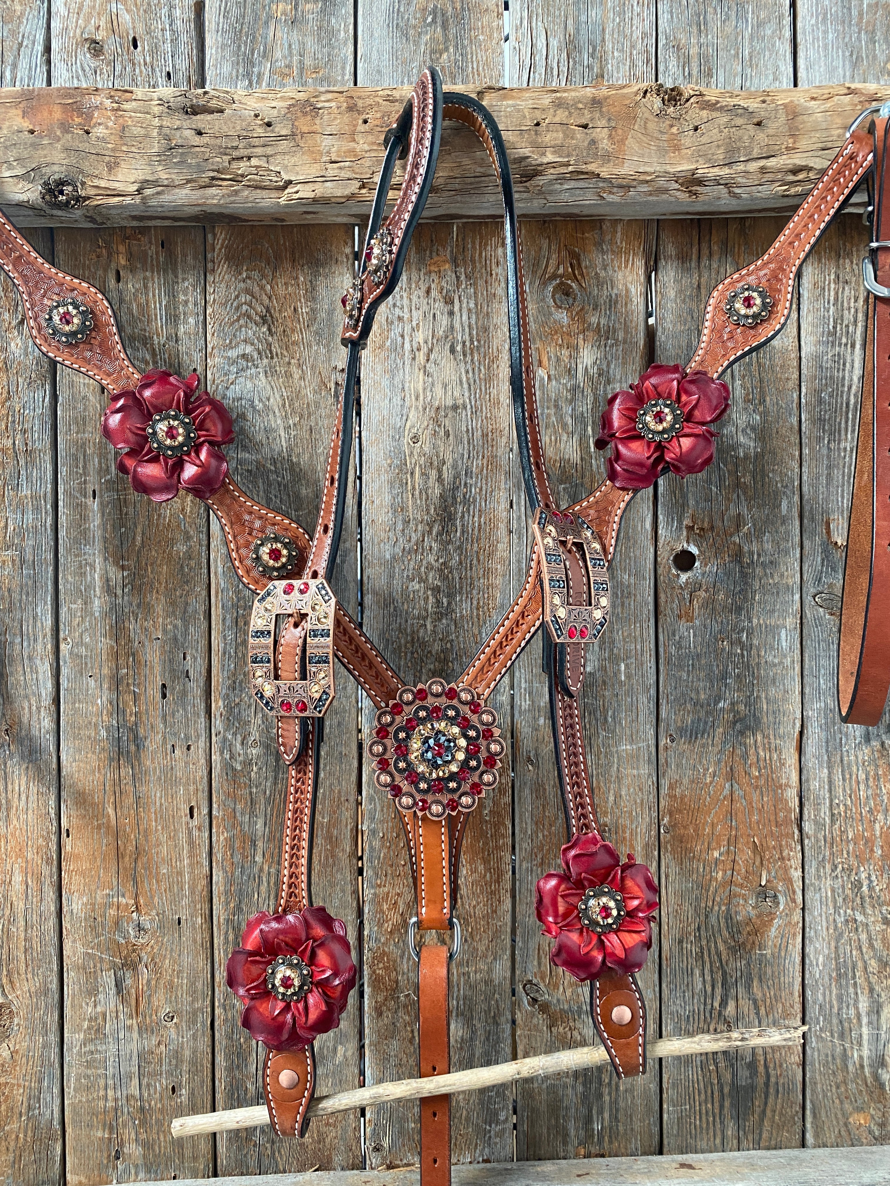 Light Oil Basketweave Champagne and Red One Ear & Breastcollar Tack Set #OEBC432 - RODEO DRIVE