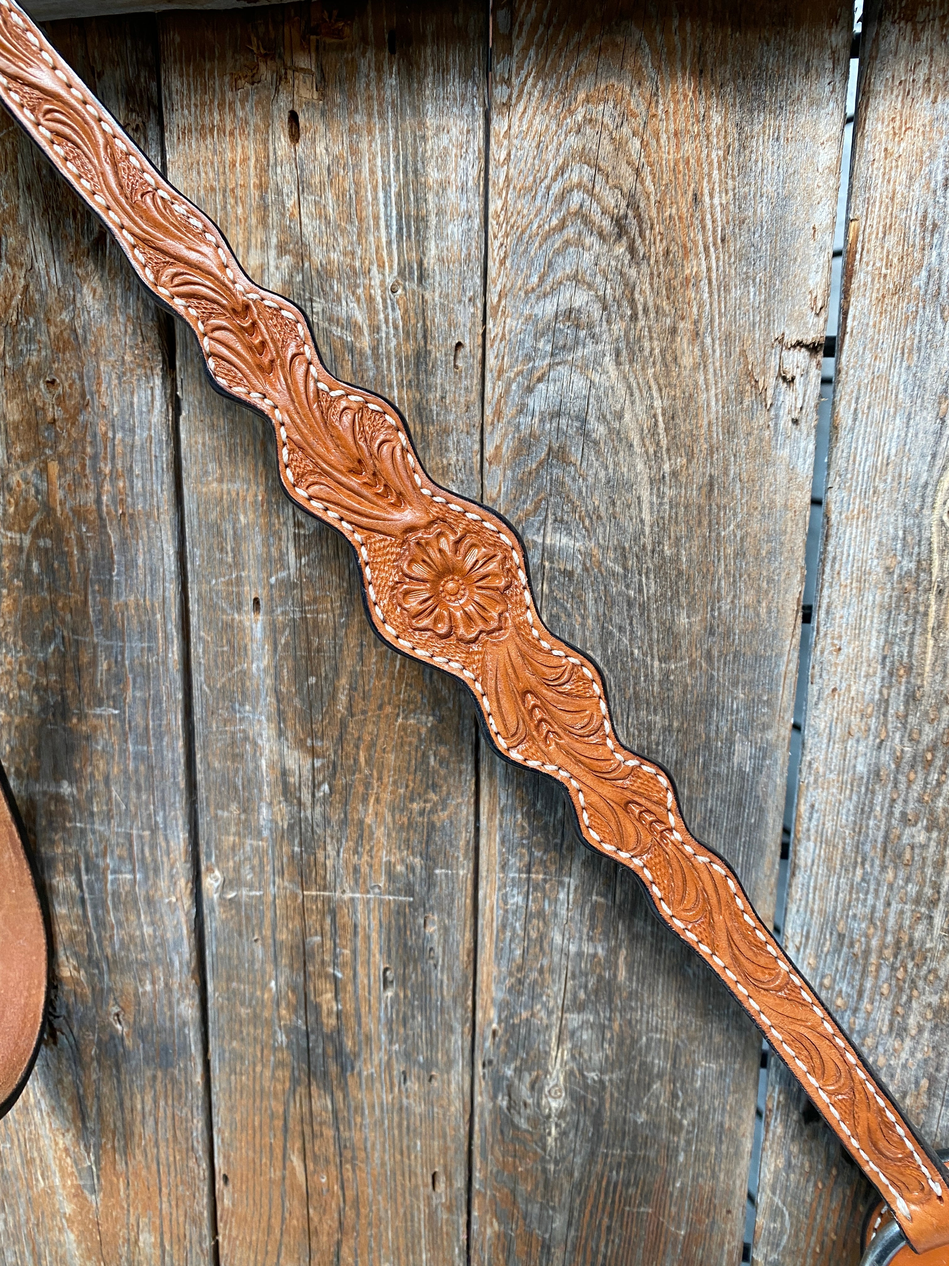 Floral Scalloped Light Oil Breastcollar - RODEO DRIVE