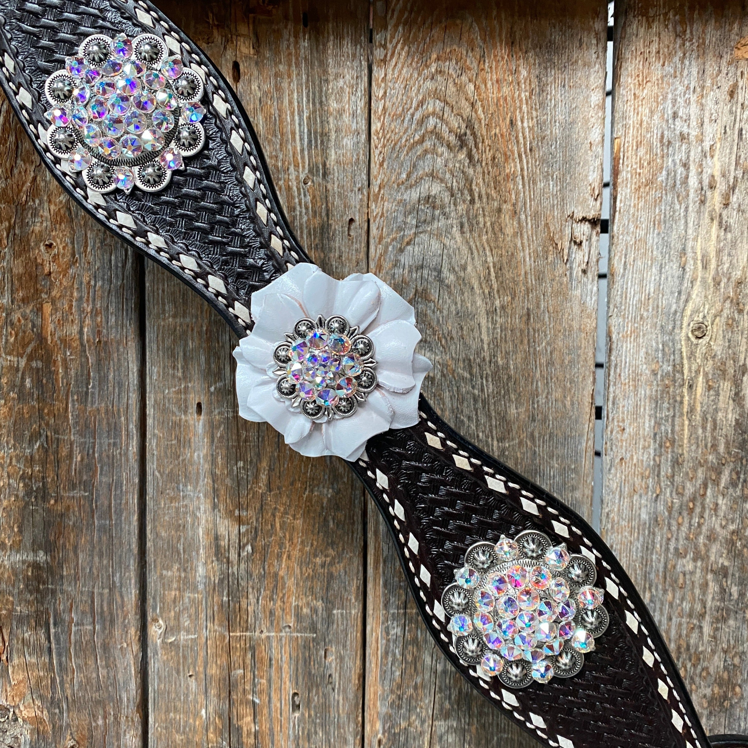 Dark Oil Buckstitch White Floral One Ear & Breastcollar Tack Set #OEBC444 - RODEO DRIVE