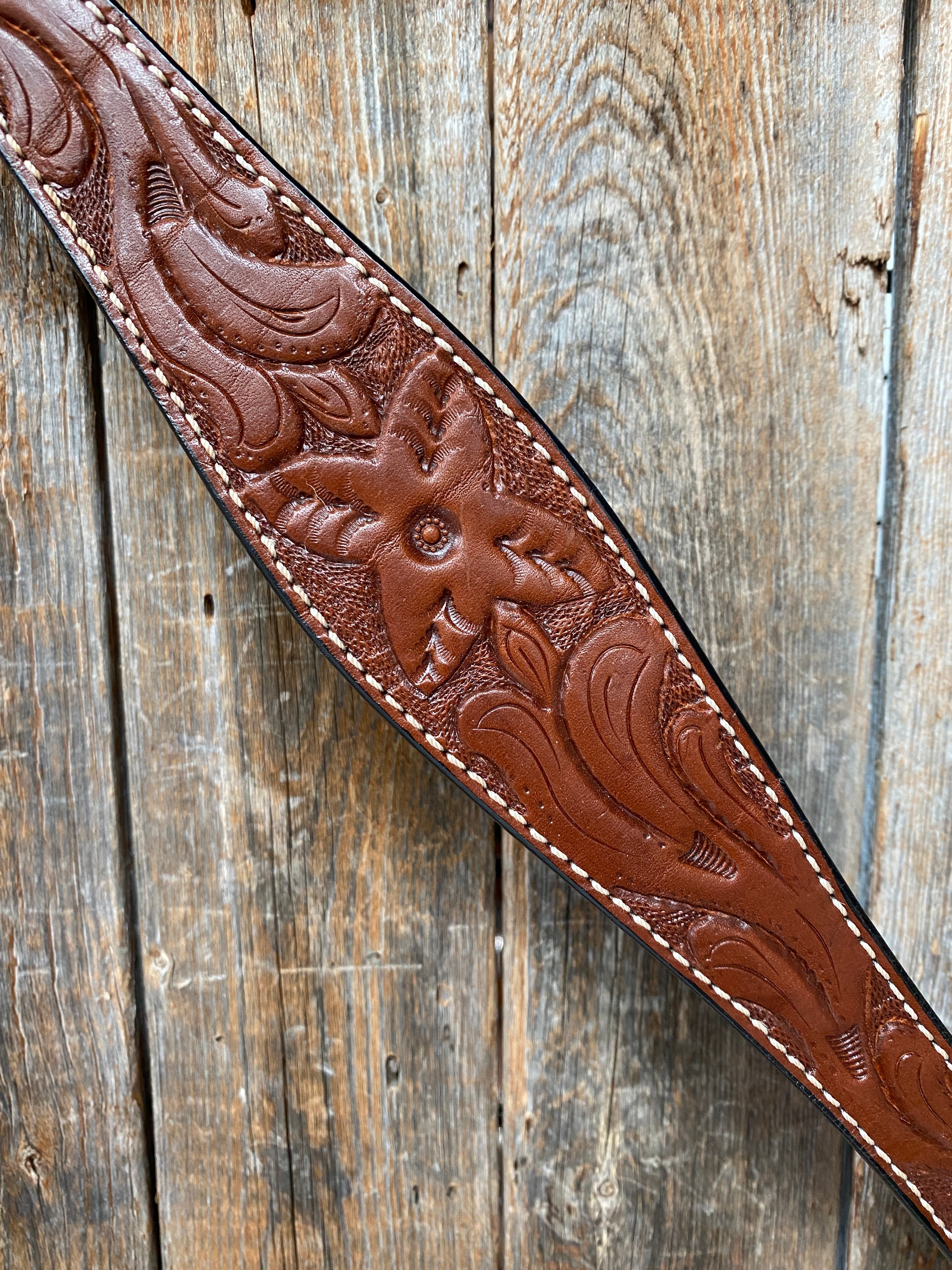 Floral Tooled Medium Oil Breastcollar - RODEO DRIVE