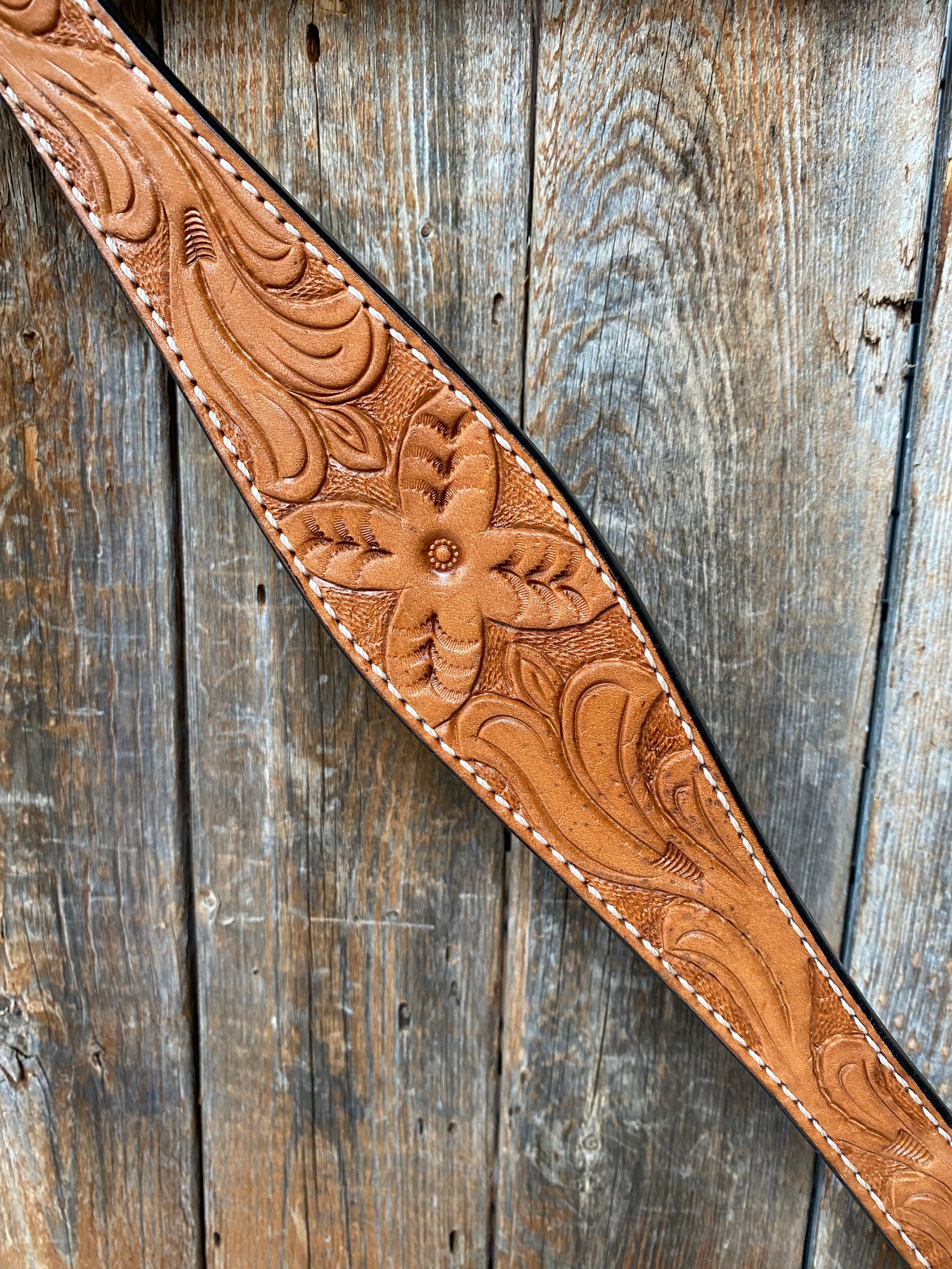 Floral Tooled Light Oil Breastacollar - RODEO DRIVE