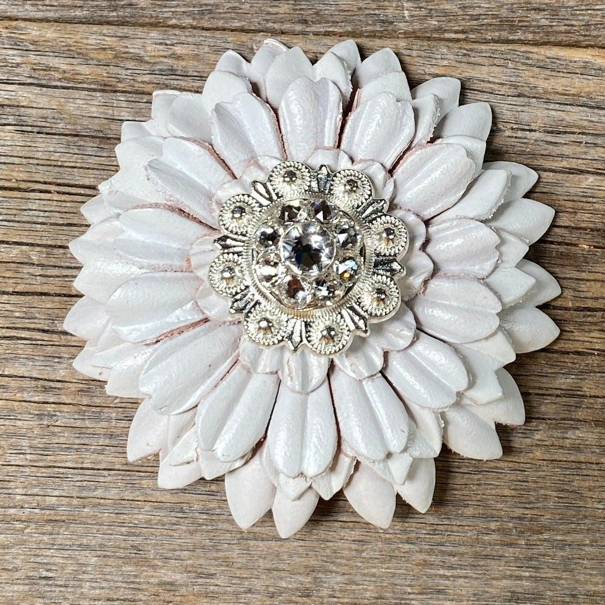 White Daisy Flower With Bright Silver Clear 1" Concho - RODEO DRIVE