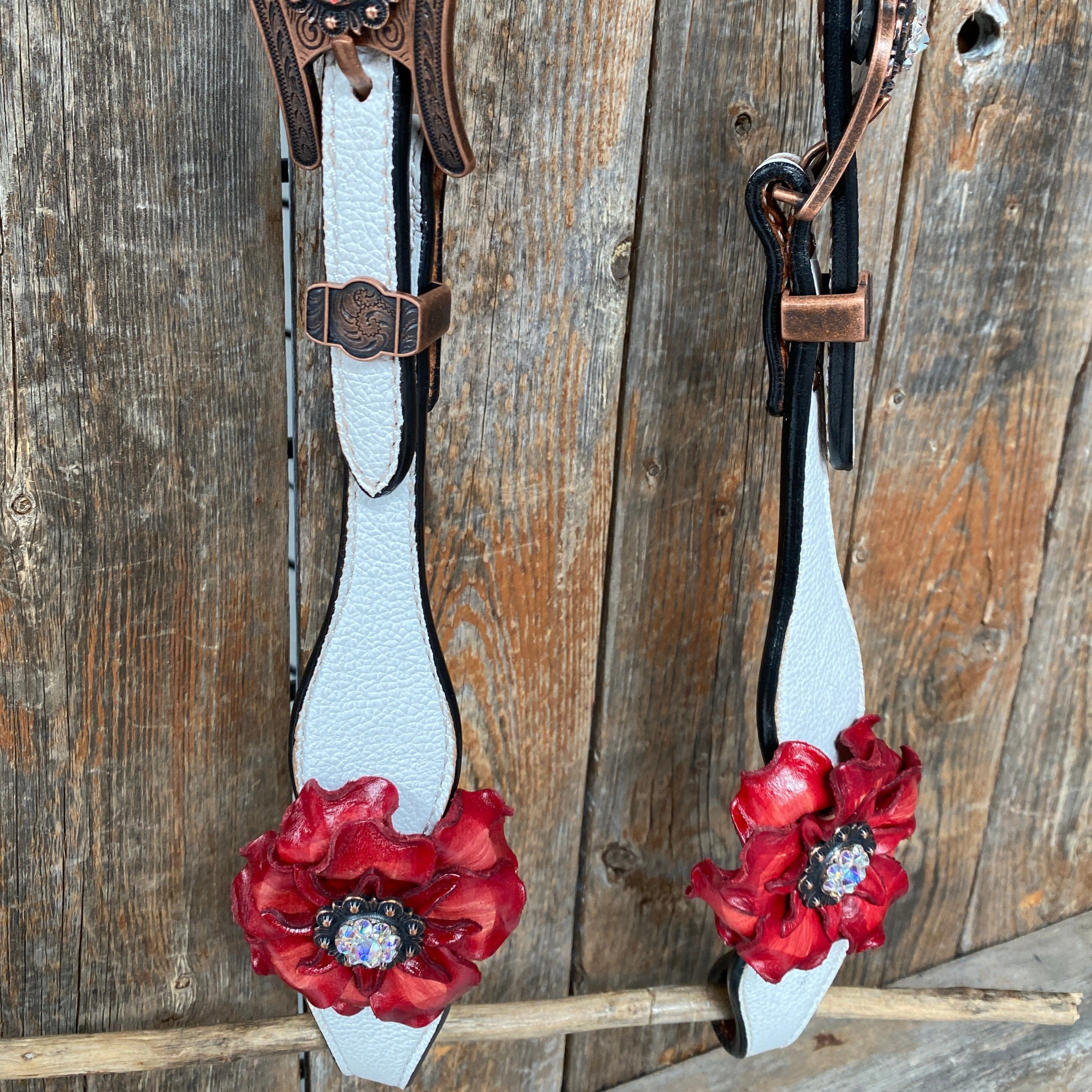 White Leather AB and Gardenias One Ear Tack Set with Wither Strap #OEBC475 - RODEO DRIVE