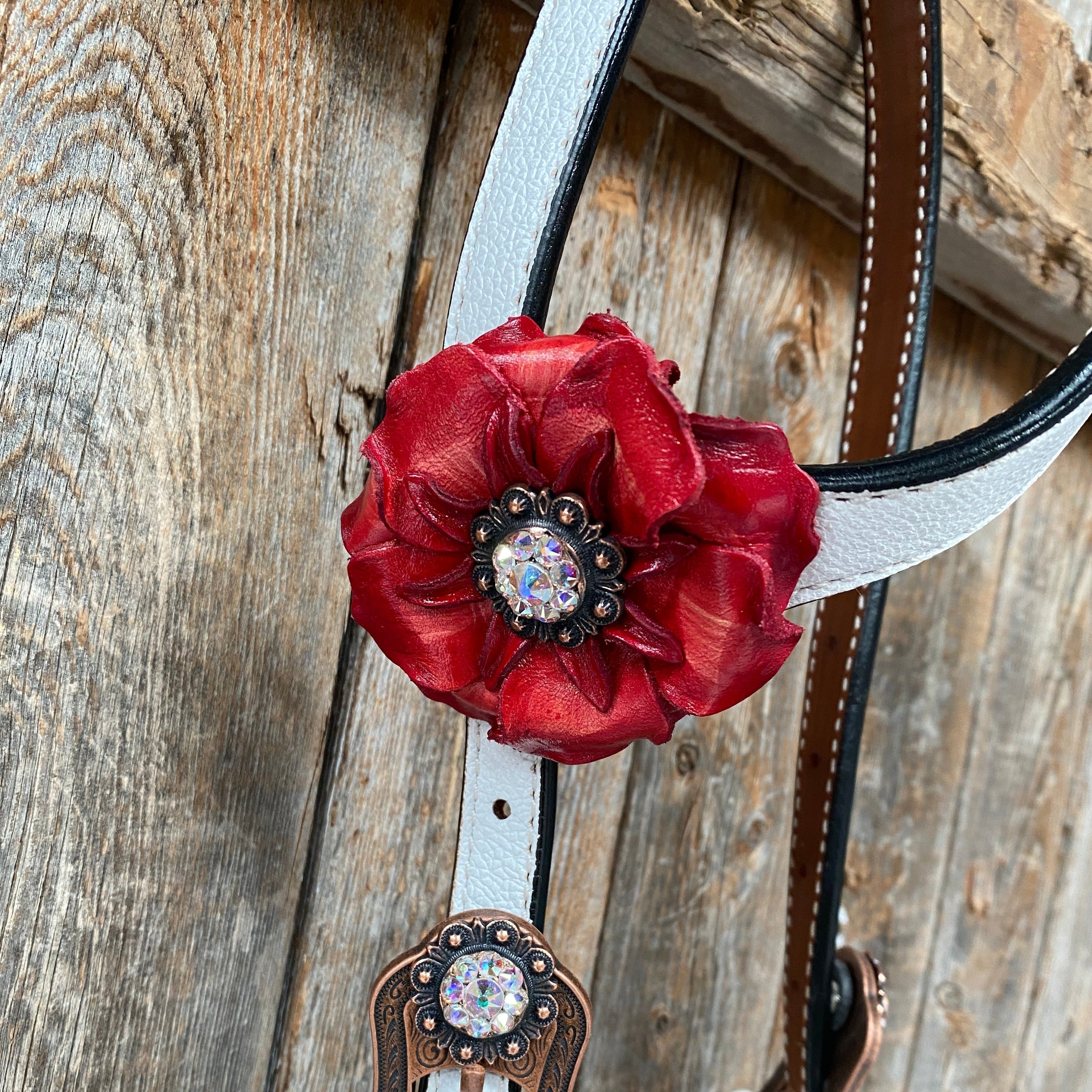 White Leather AB and Gardenias One Ear Tack Set with Wither Strap #OEBC475 - RODEO DRIVE