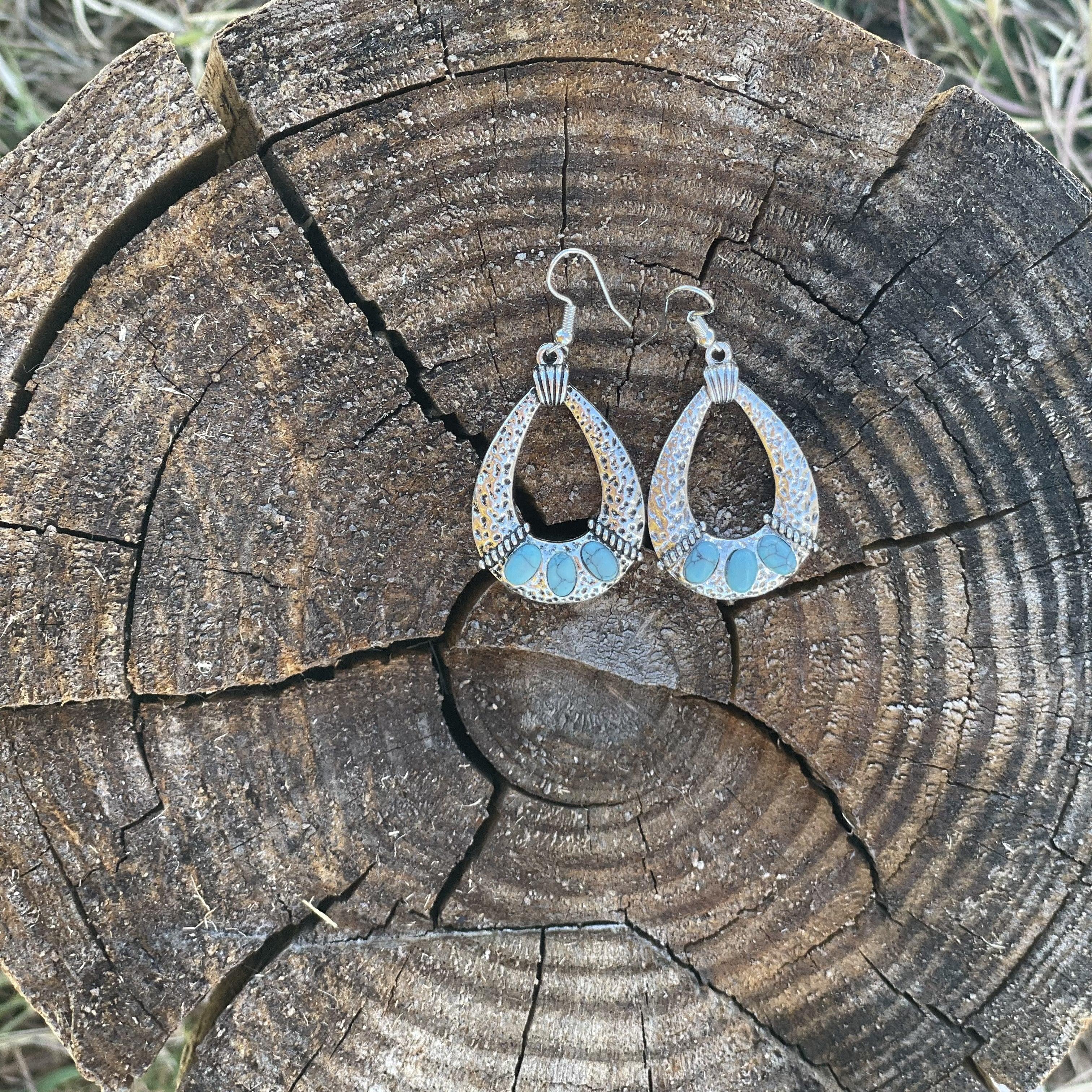 Turquoise Dangle Silver Fashion Earrings WA196 - RODEO DRIVE