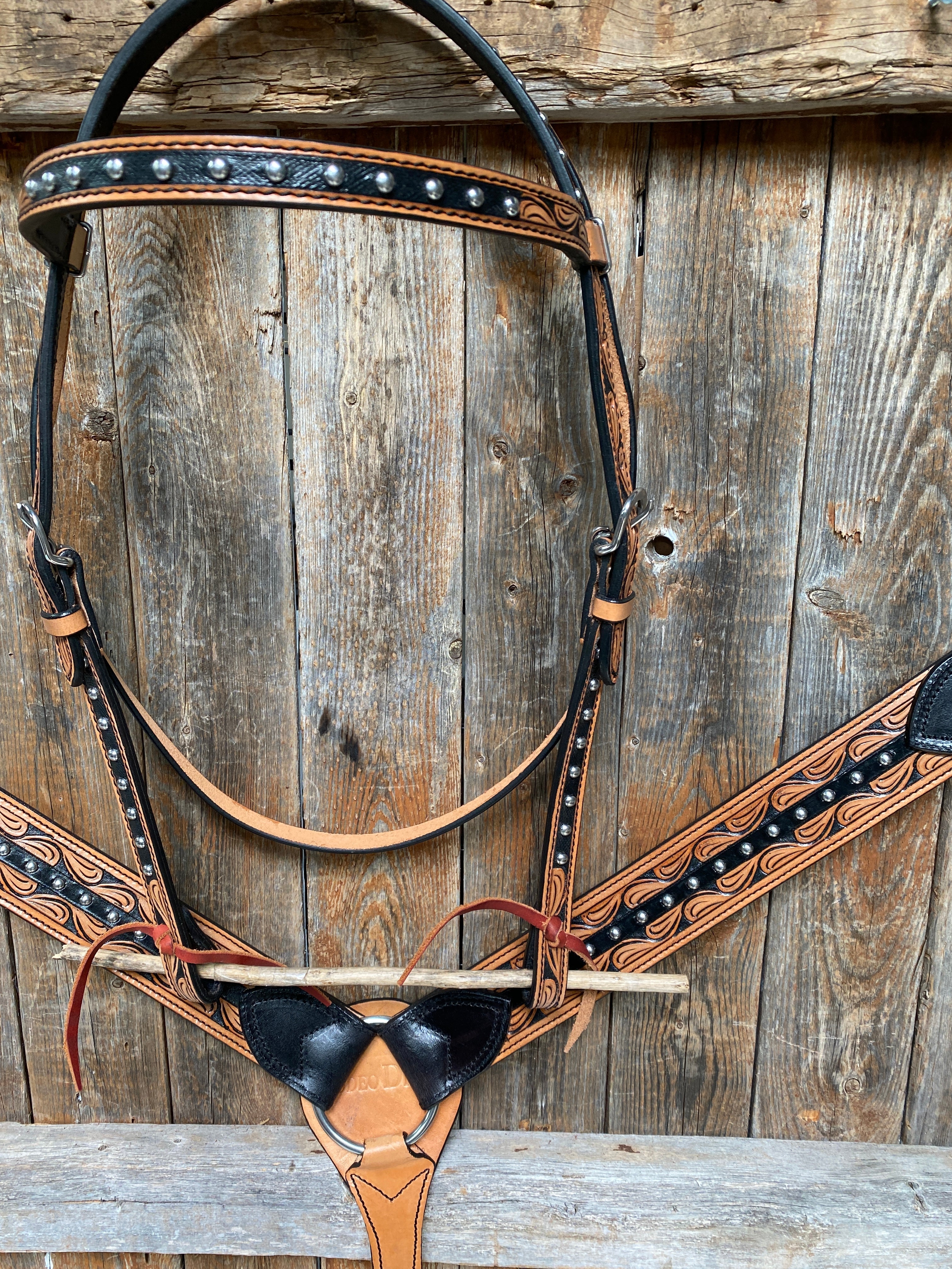 Light Oil Black and Silver Tack Set - RODEO DRIVE