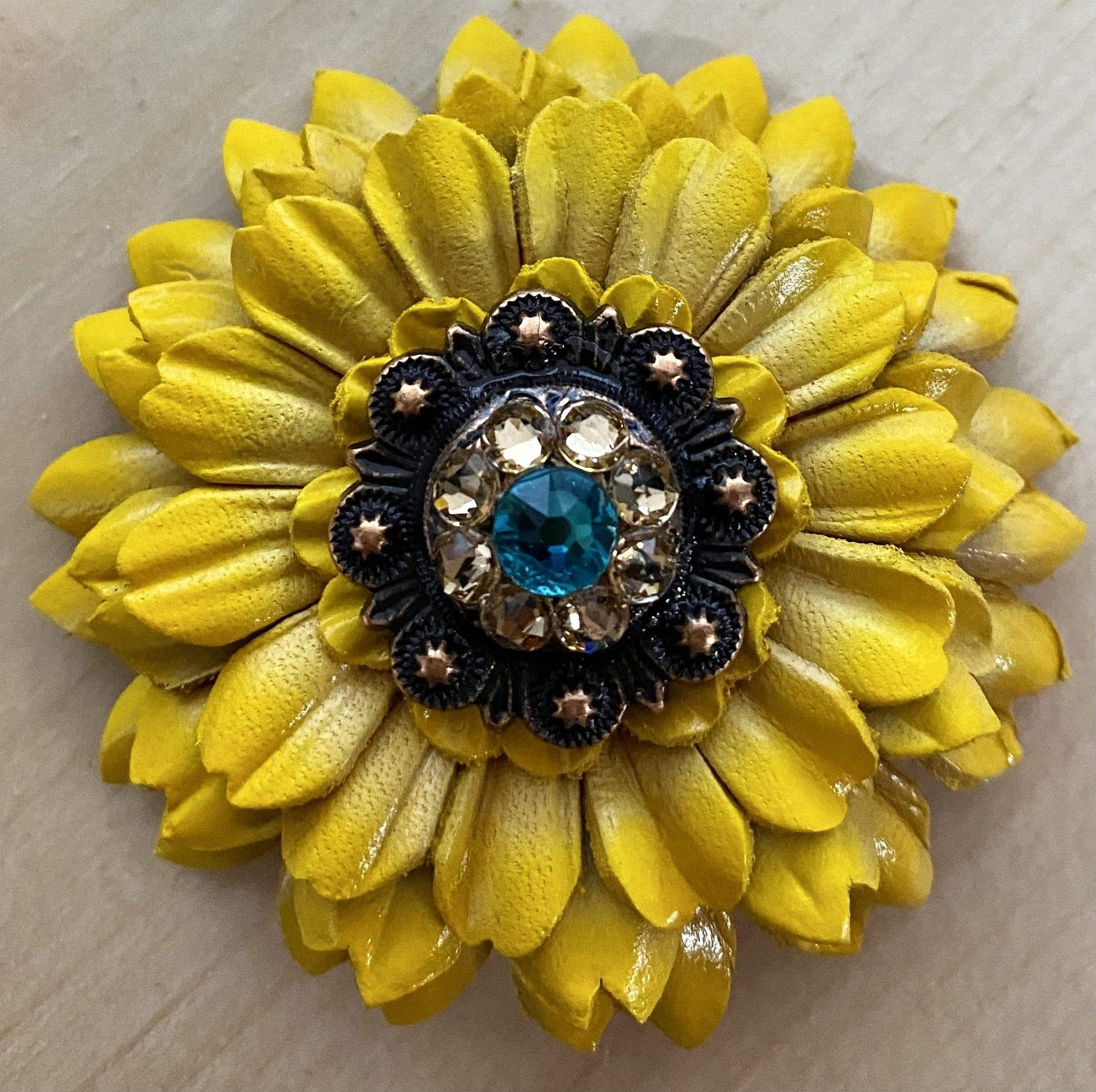 Flowers Fringe & More Sunflower With Copper Teal & Champagne 1" Concho FL5YECOTLCH