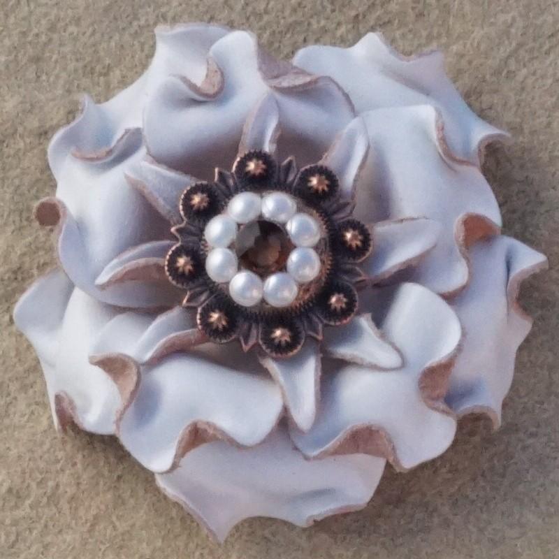 Flowers Fringe & More White Gardenia Flower With Copper Topaz & Pearl 1" Concho FL2WTCOTOPR